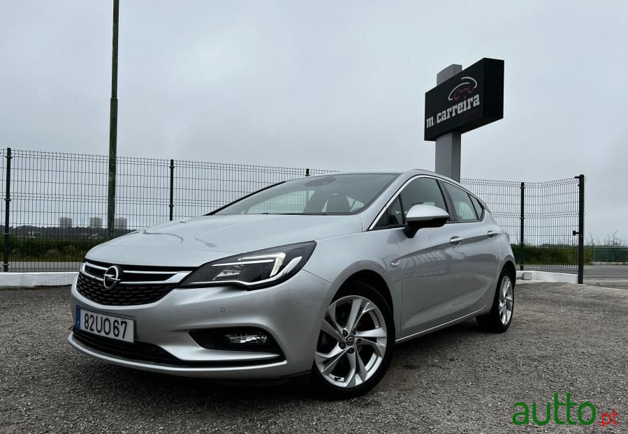 2018' Opel Astra photo #2