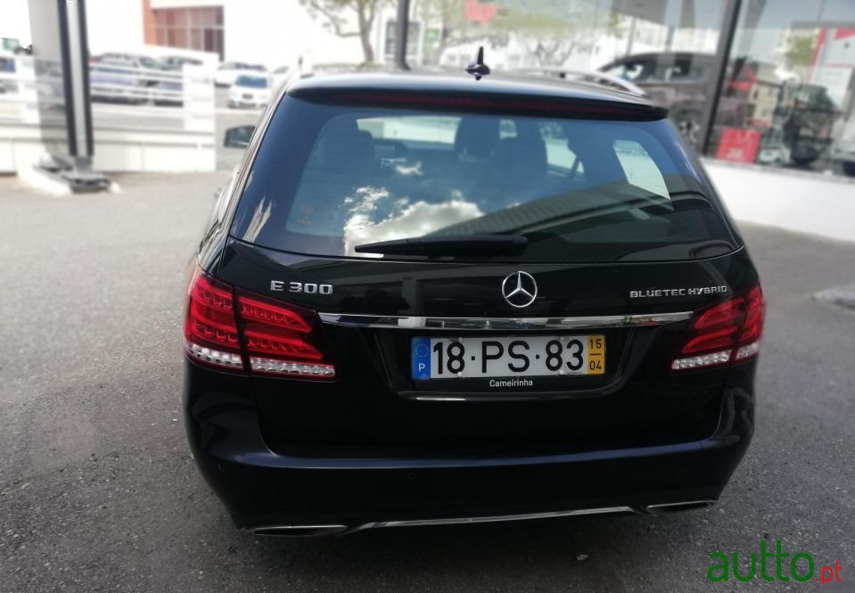 2015' Mercedes-Benz E-300 photo #4