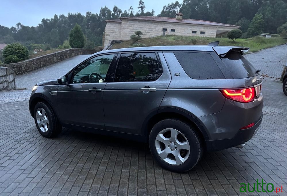 2016' Land Rover Discovery Sport photo #4