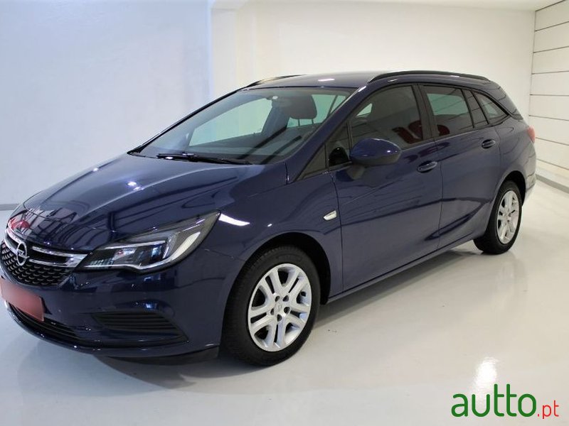 2018' Opel Astra Sports Tourer photo #5