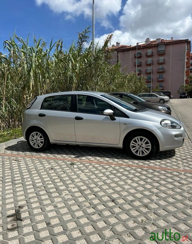 2014' Fiat Punto 1.3 M-Jet Easy S&S photo #2