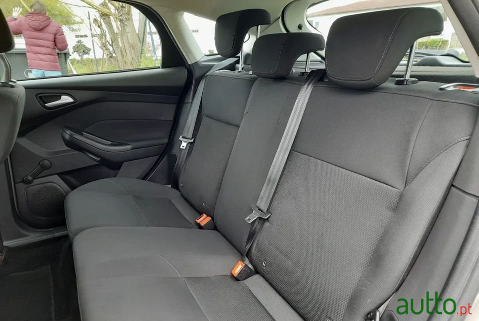 2015' Ford Focus photo #3