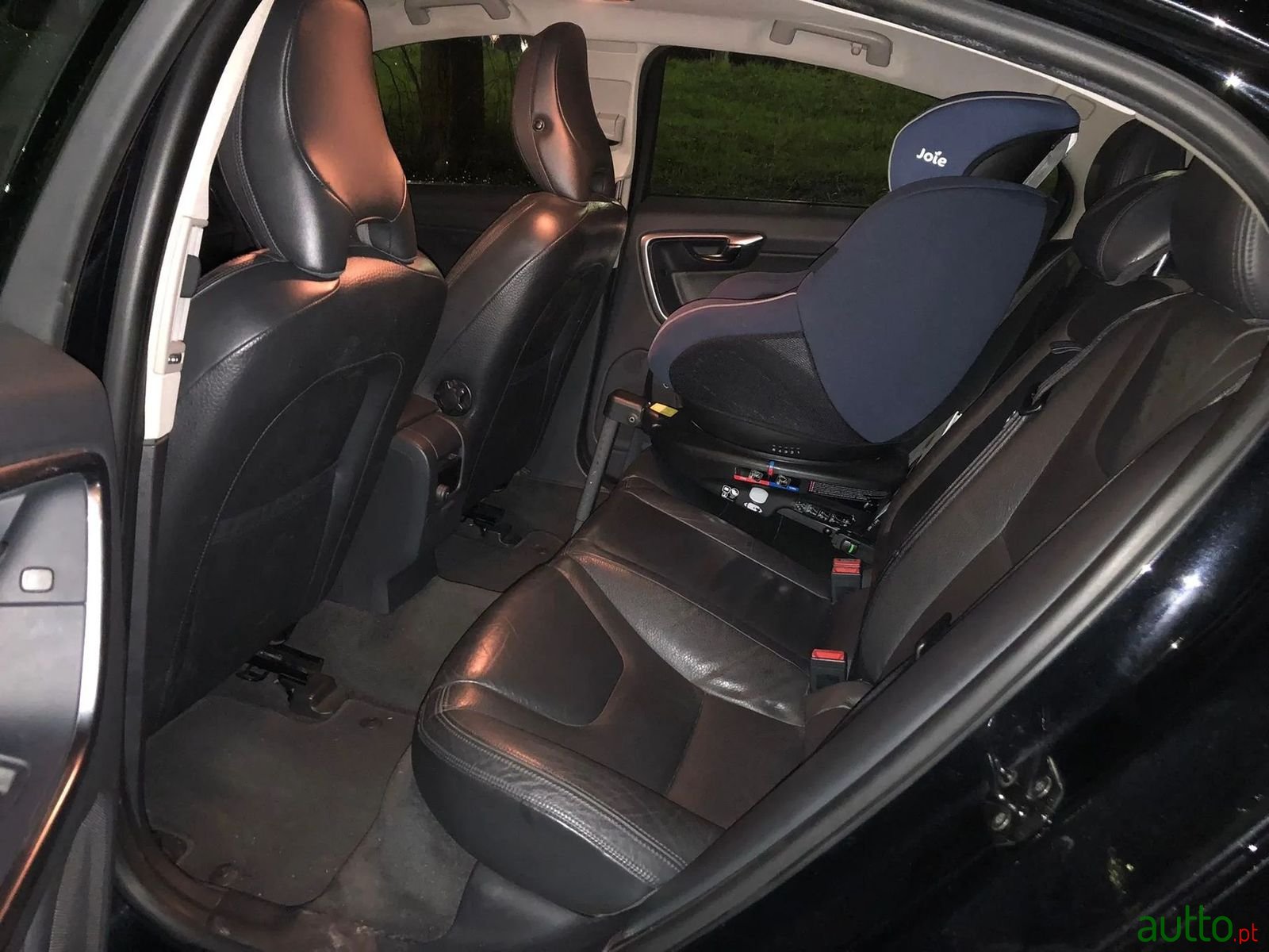 2011' Volvo S60 photo #6