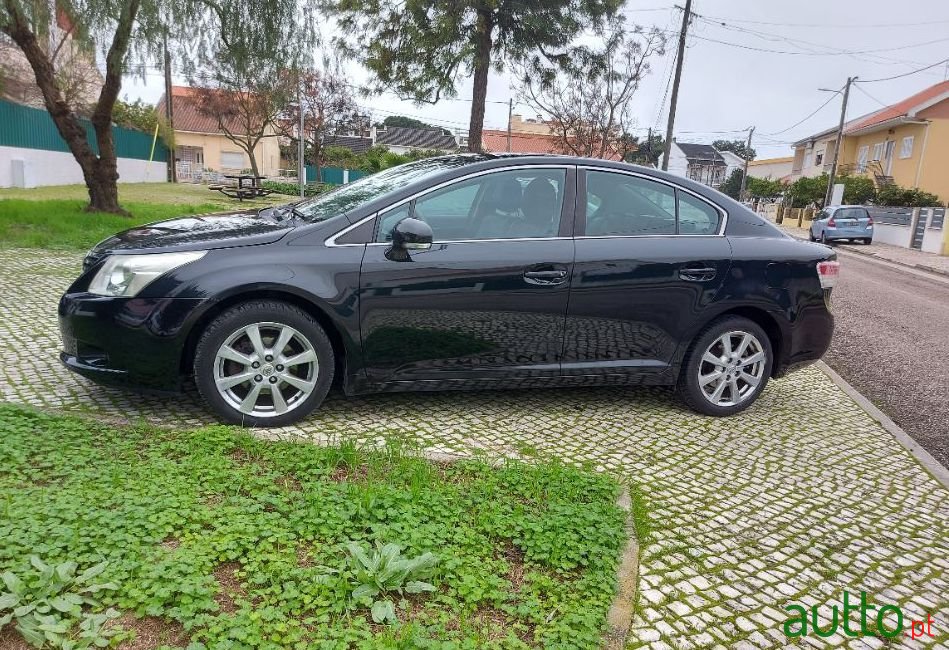 2010' Toyota Avensis photo #1