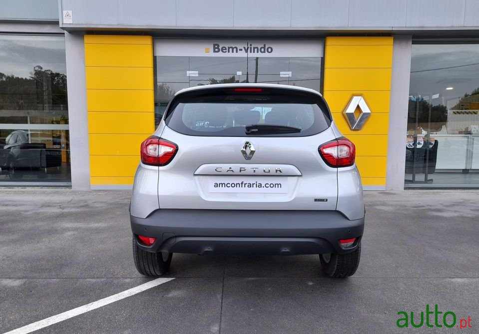 2017' Renault Captur Sport photo #6