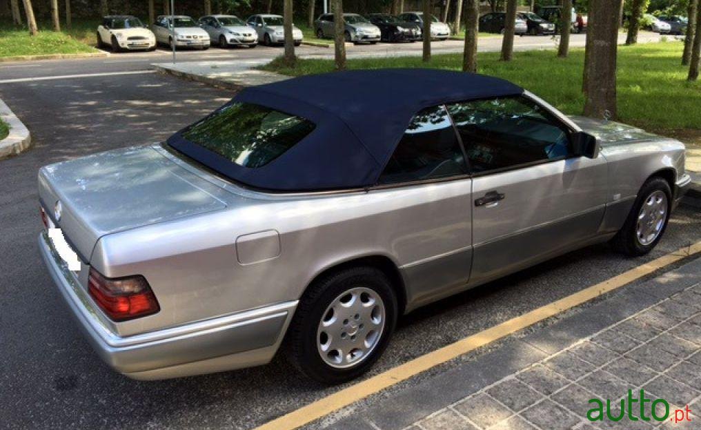 1995' Mercedes-Benz Cabriolet photo #2