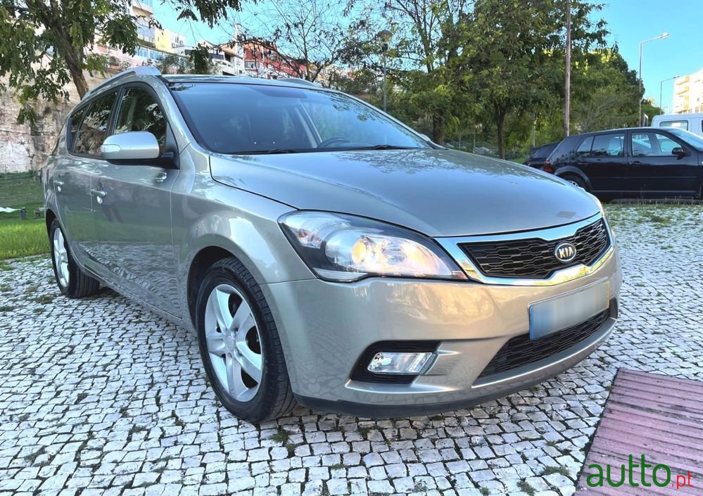 2013' Kia Ceed Sw photo #1