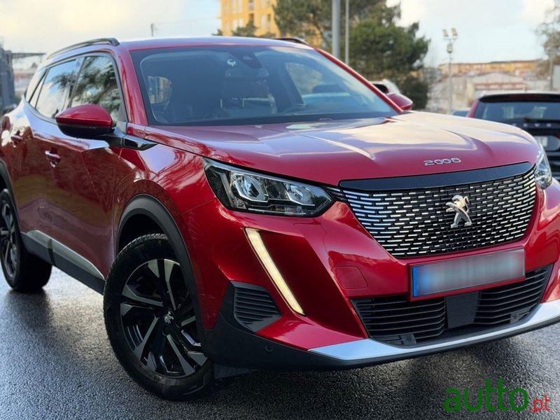 2020' Peugeot 2008 Puretech photo #3