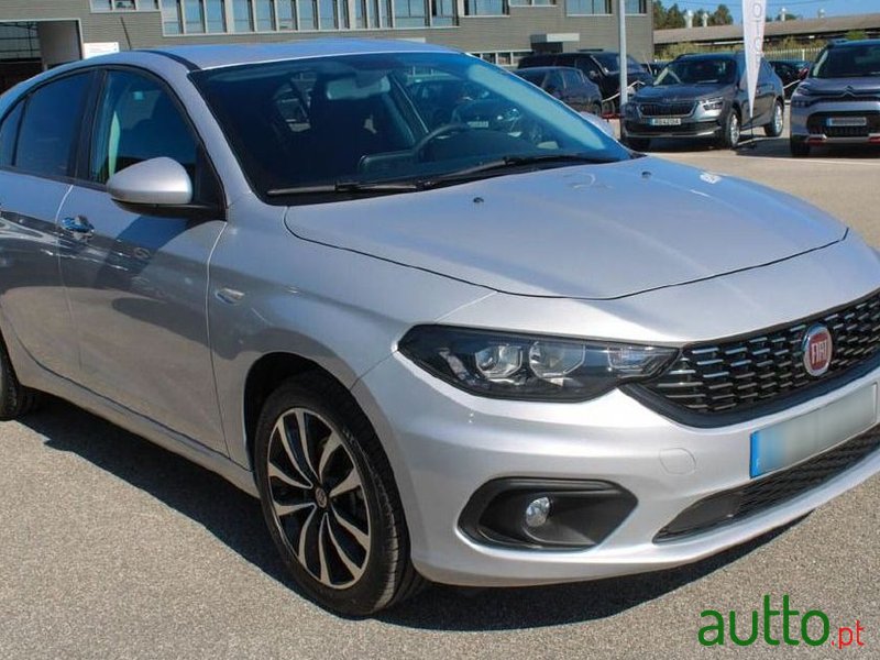 2021' Fiat Tipo Station Wagon photo #4