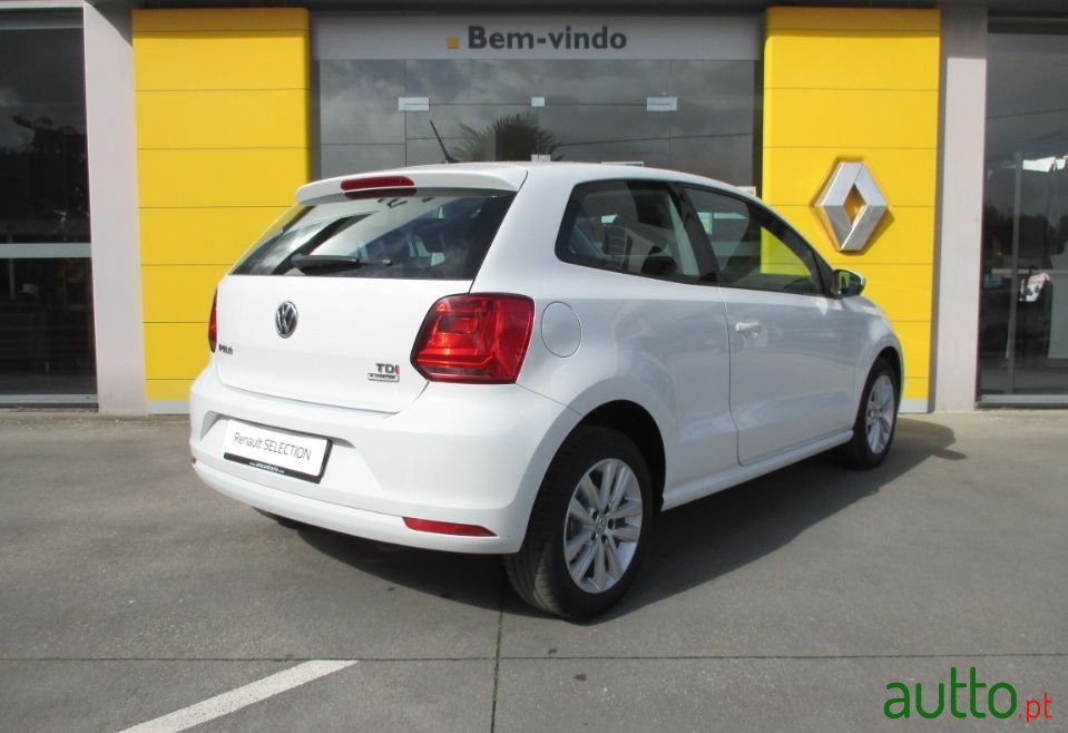 2014' Volkswagen Polo photo #5