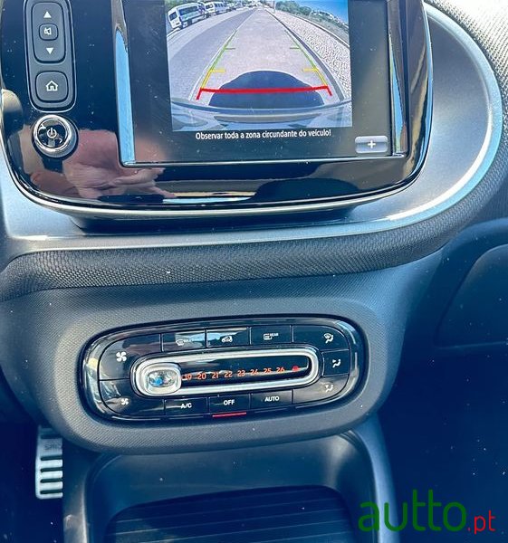 2020' Smart Fortwo Eq Passion photo #4