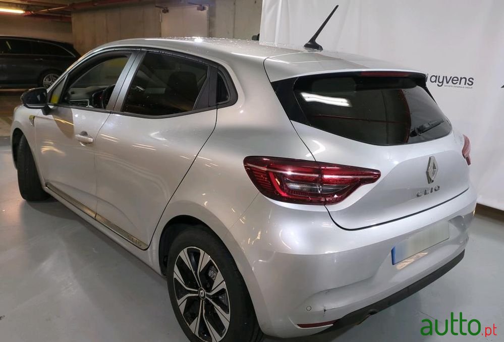 2021' Renault Clio photo #2