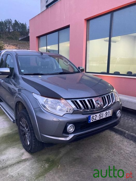 2017' Mitsubishi photo #1