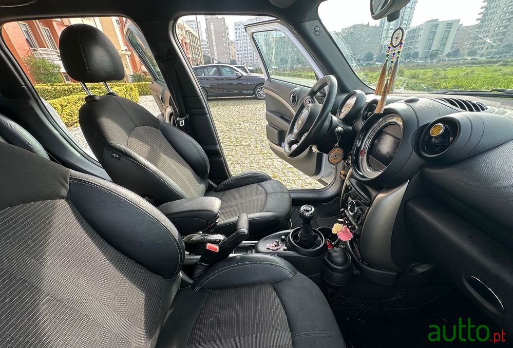 2014' MINI Countryman Cooper D photo #4