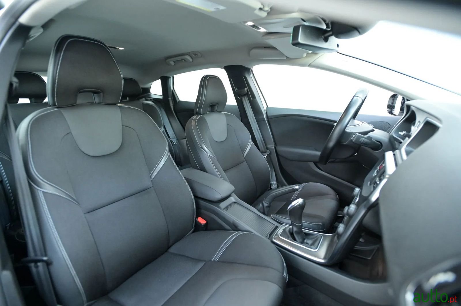 2013' Volvo V40 photo #4