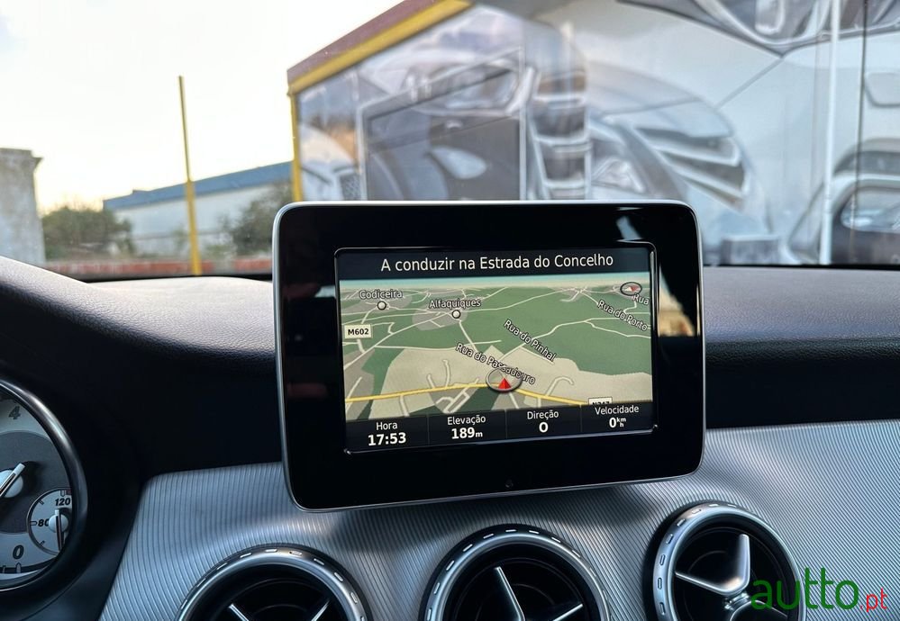 2017' Mercedes-Benz Classe Gla D Urban photo #5