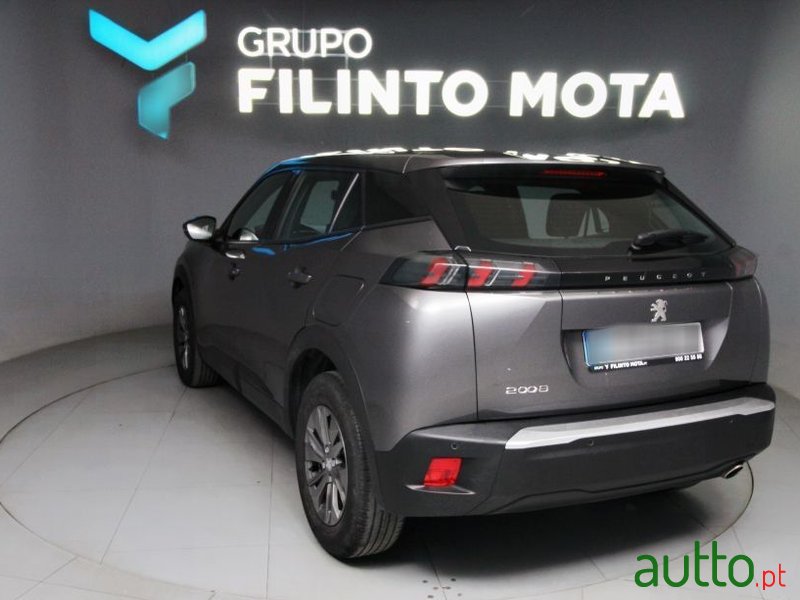 2023' Peugeot 2008 photo #4