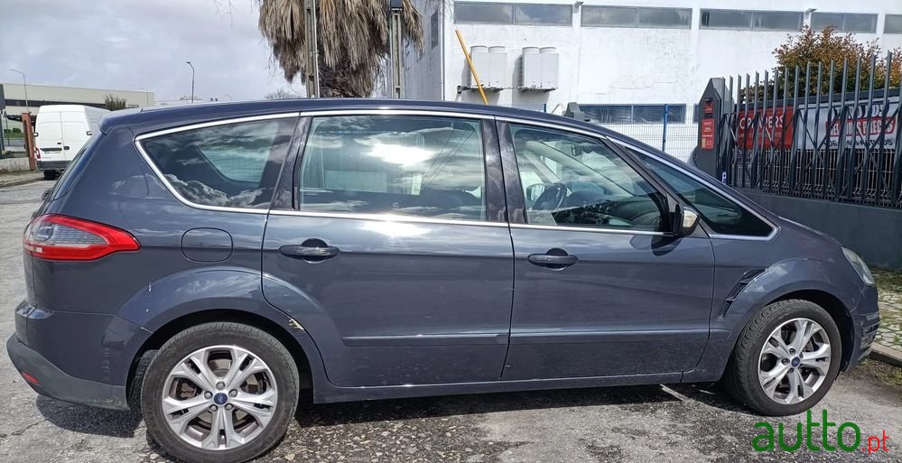 2011' Ford S-Max photo #2