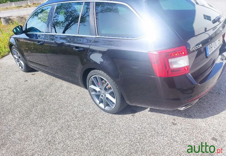 2013' Skoda Octavia Break photo #6