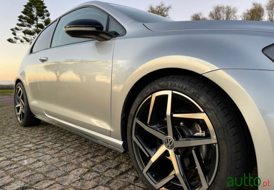 2015' Volkswagen Golf photo #4