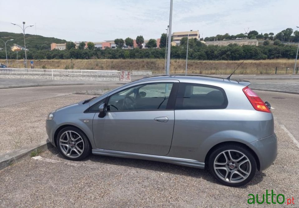 2009' Fiat Grande Punto photo #2