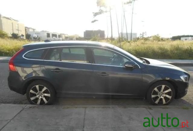 2014' Volvo V60 photo #2
