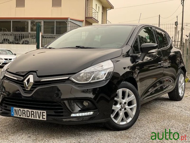 2019' Renault Clio Limited photo #1
