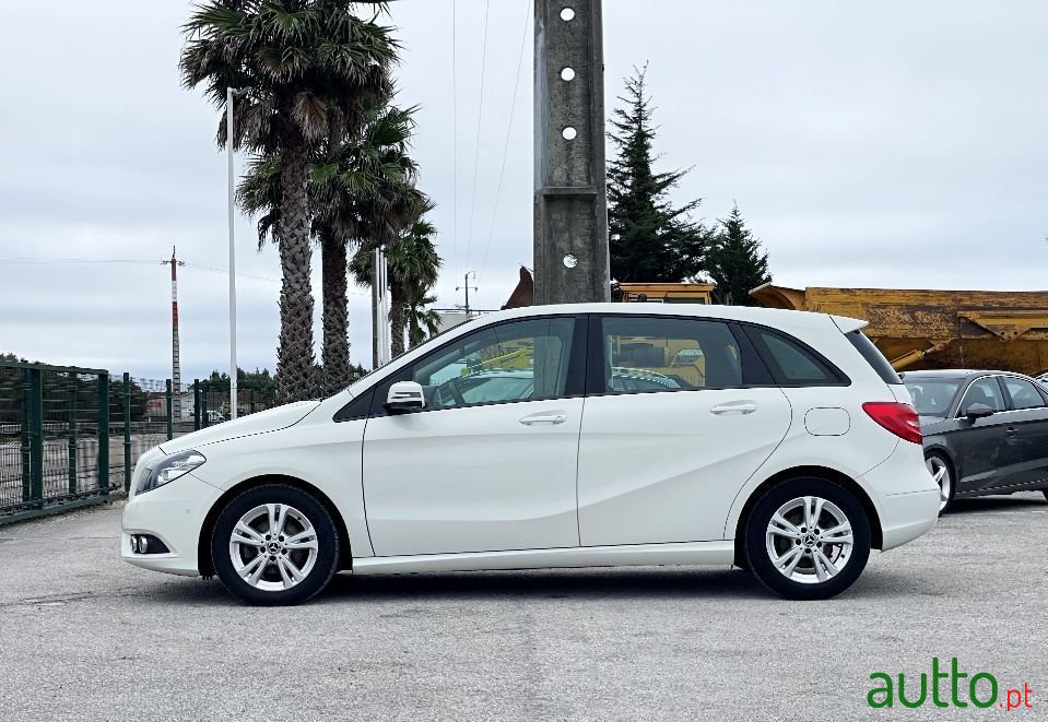 2014' Mercedes-Benz B-180 photo #6