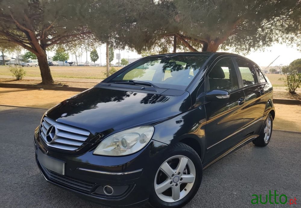 2008' Mercedes-Benz Classe B photo #1