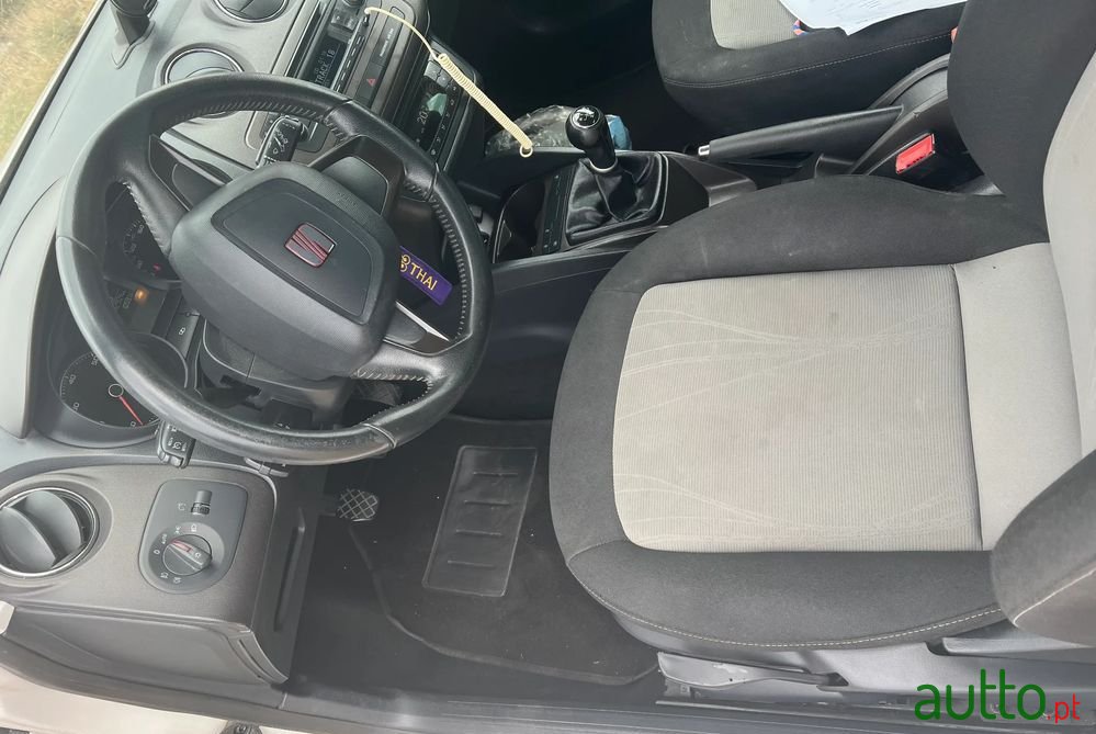 2012' SEAT Ibiza photo #2