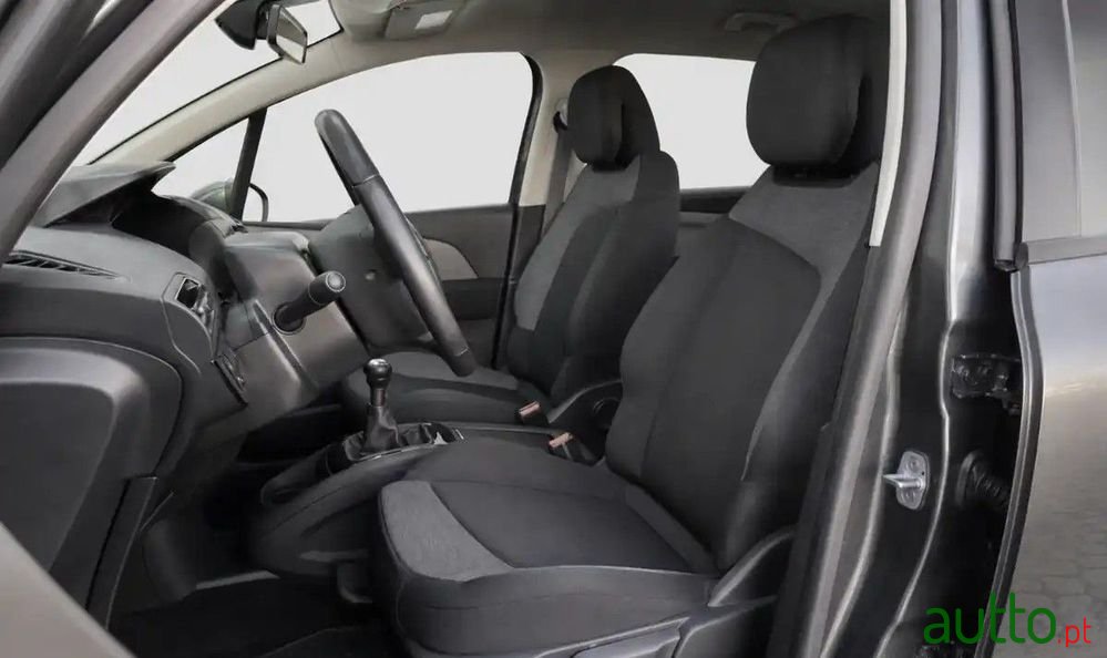 2017' Citroen C4 Picasso photo #4