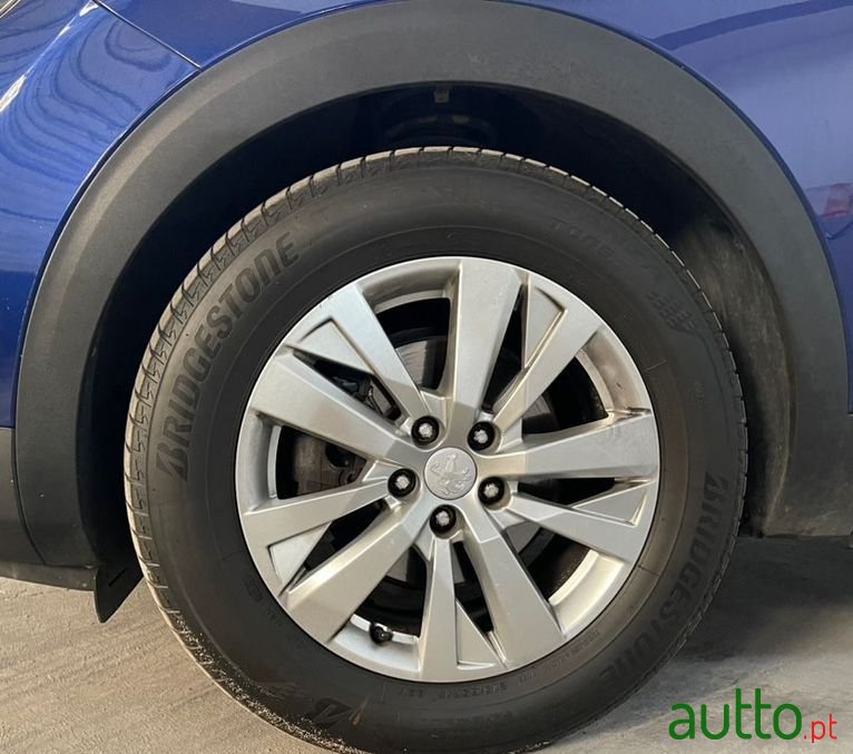 2017' Peugeot 3008 photo #2