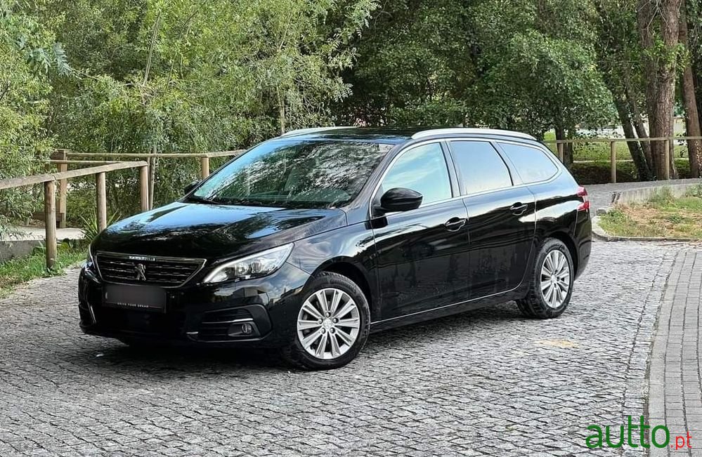 2020' Peugeot 308 Sw photo #1