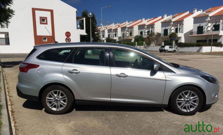 2014' Ford Focus Sw photo #2