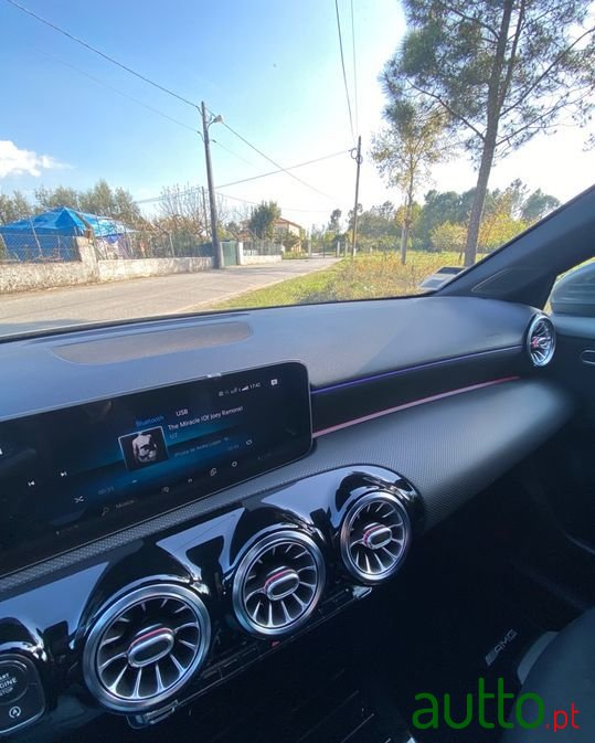 2019' Mercedes-Benz A-180 photo #6