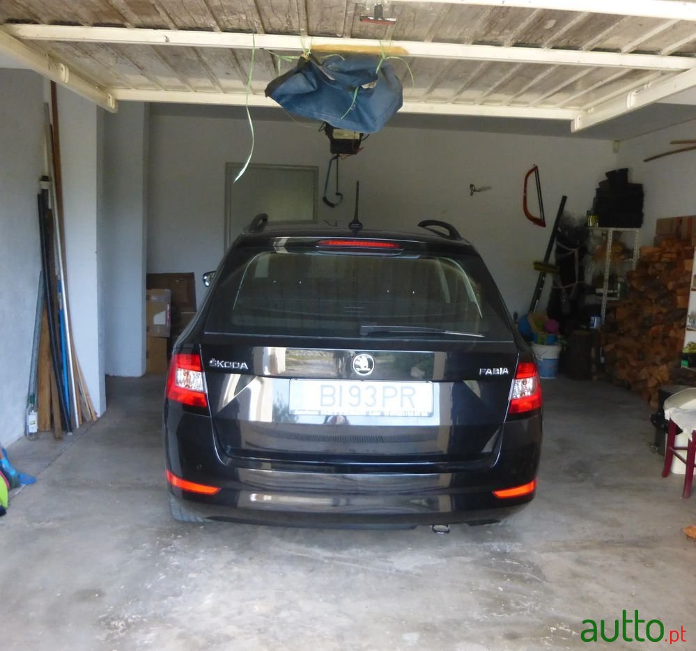 2019' Skoda Fabia 1.0 Active photo #2