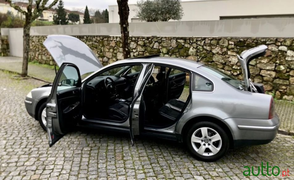 2001' Volkswagen Passat Nacional photo #4