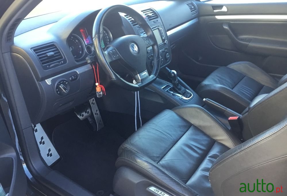 2006' Volkswagen Golf photo #4