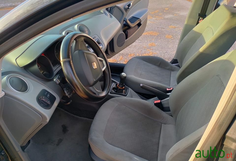 2008' SEAT Ibiza photo #2