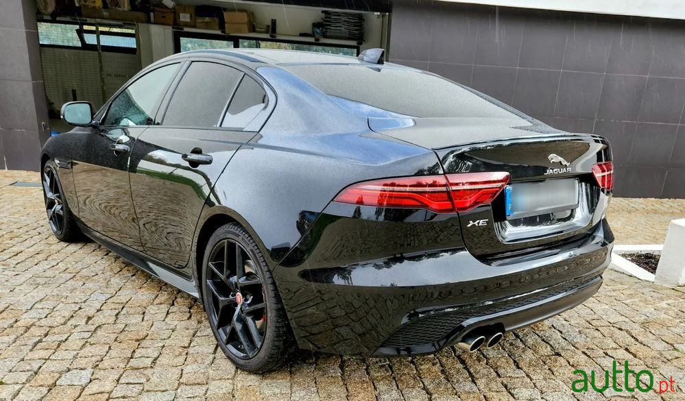 2020' Jaguar XE photo #4