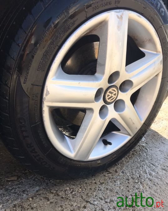 1999' Volkswagen New Beetle photo #4