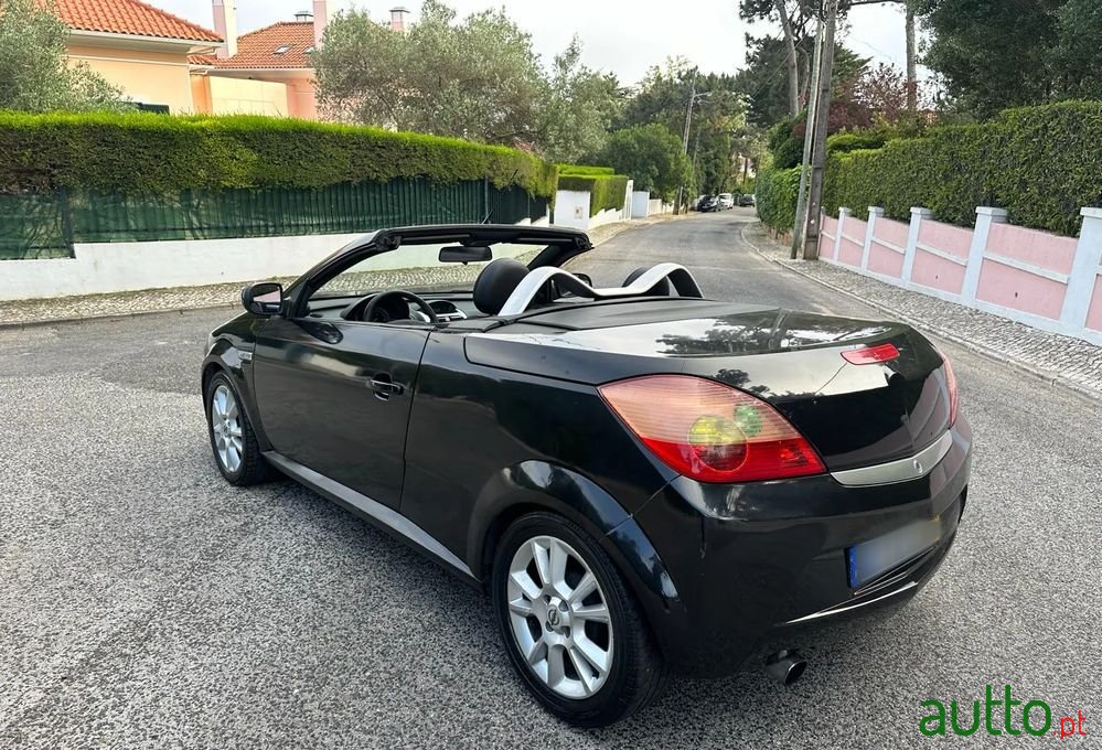2005' Opel Tigra Twintop 1.3 Cdti photo #3