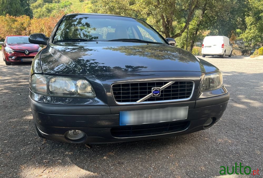 2001' Volvo S60 2.3 T5 photo #1