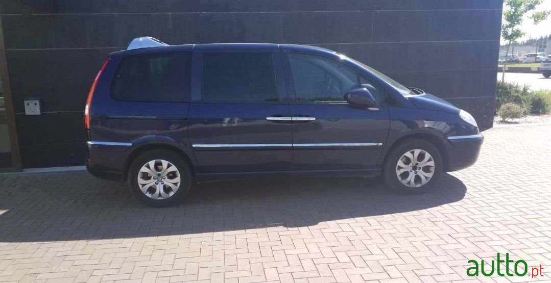 2012' Citroen C8 photo #2