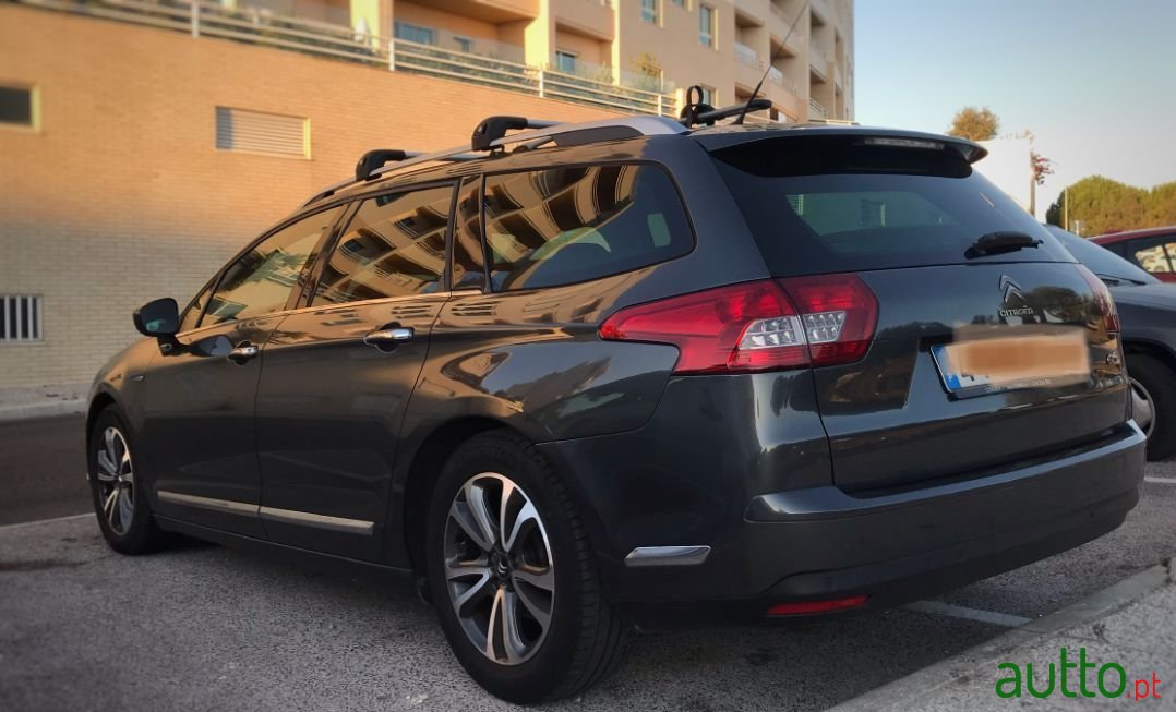 2017' Citroen C5 Tourer photo #4