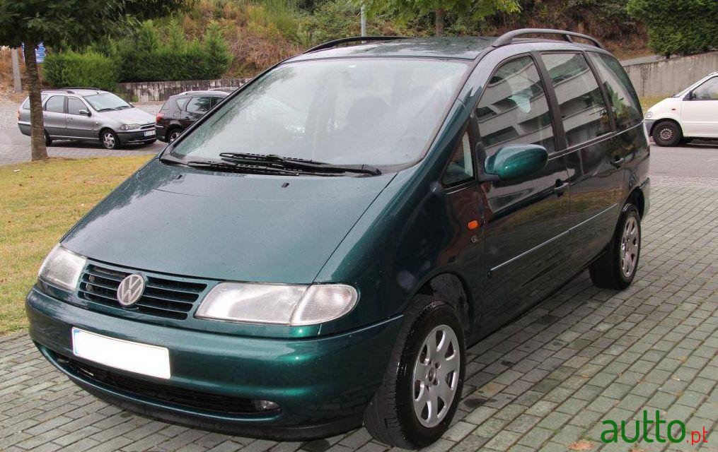 1997' Volkswagen Sharan 1.9 TDi CL 7L photo #1