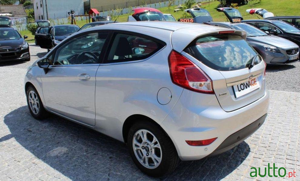 2013' Ford Fiesta photo #1