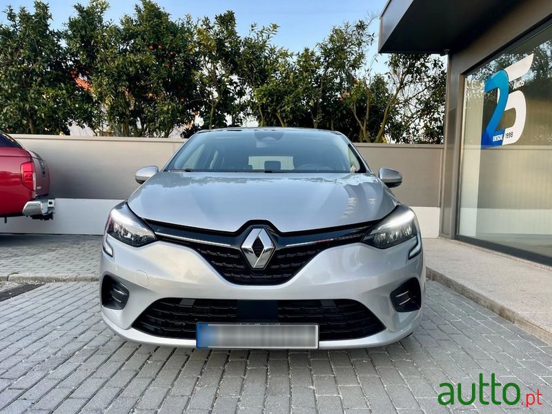 2020' Renault Clio photo #2