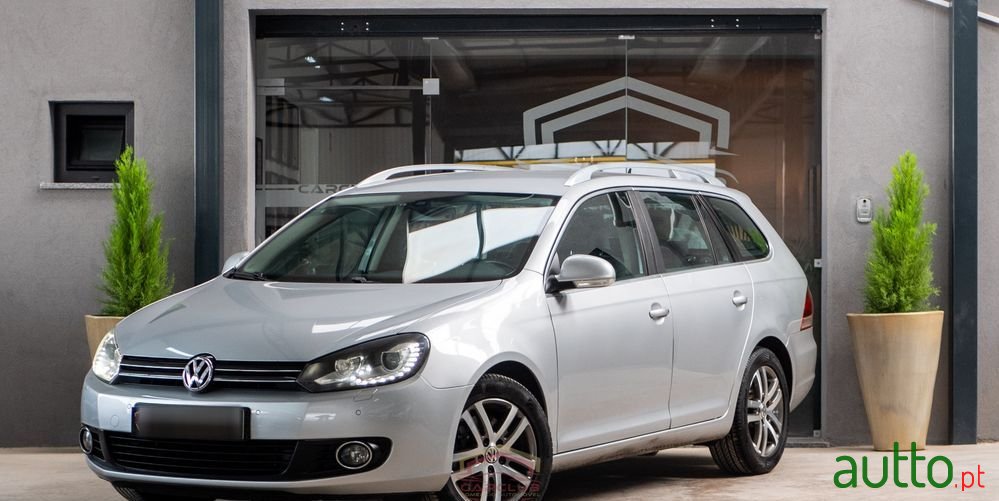 2013' Volkswagen Golf Variant photo #1