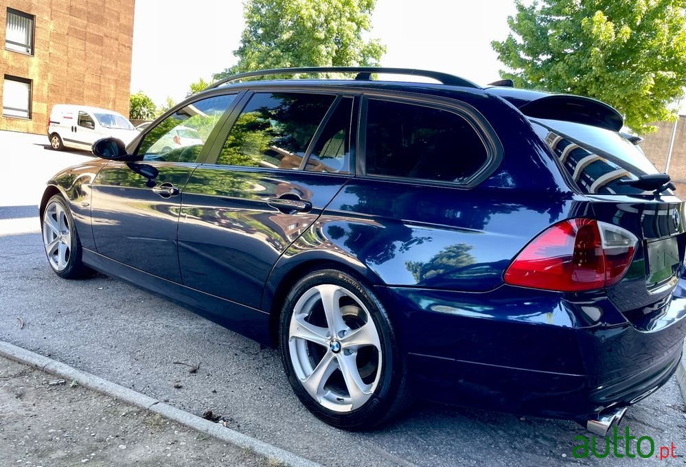 2006' BMW 320 D Touring Exclusive photo #6